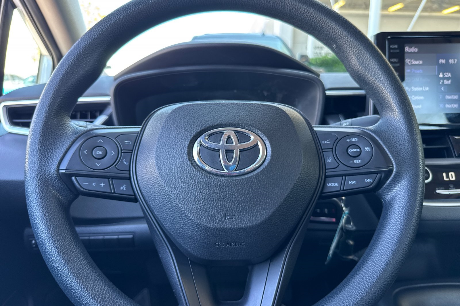 2022 Toyota Corolla LE photo 19