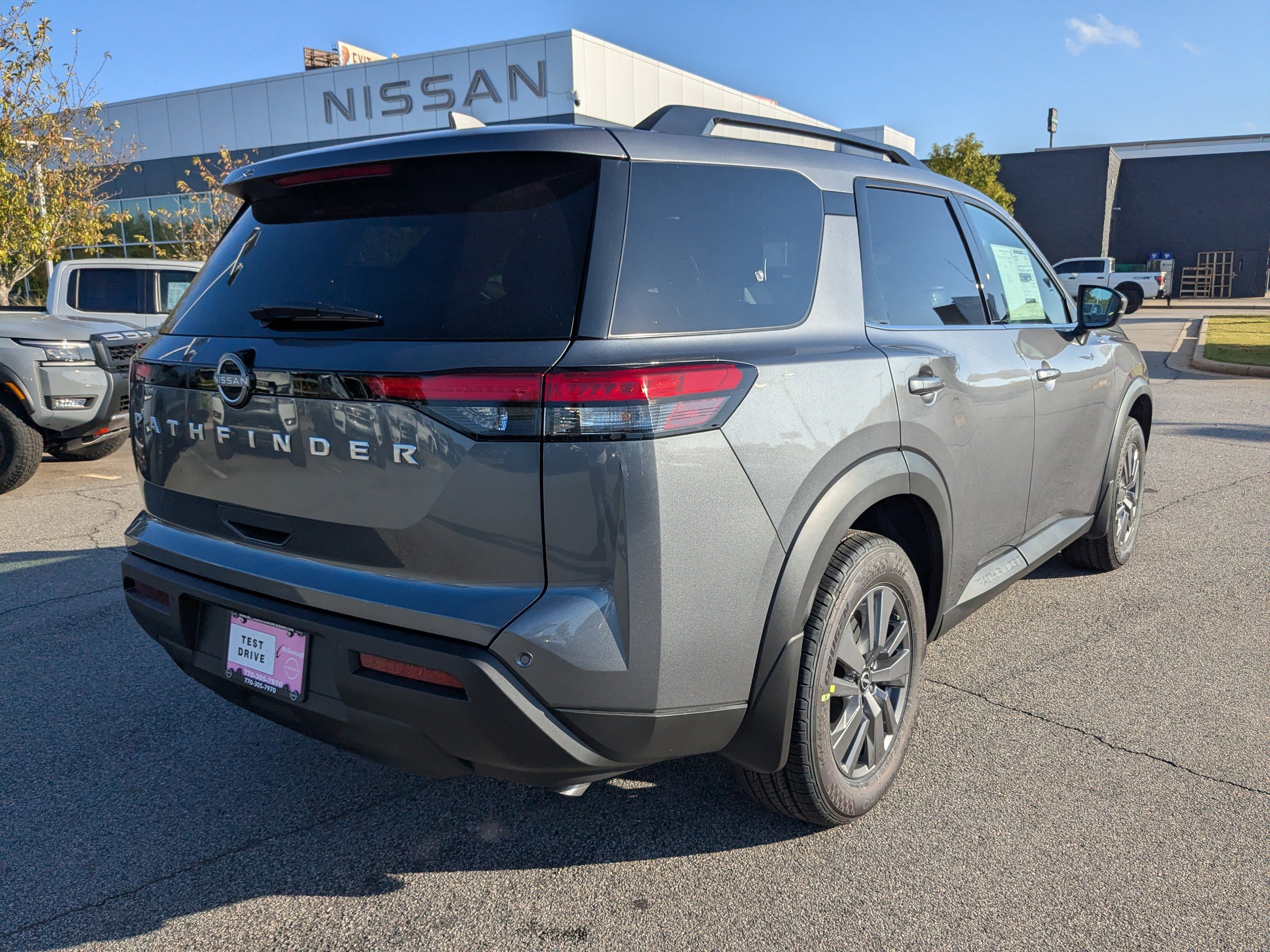 2025 Nissan Pathfinder SV photo 3