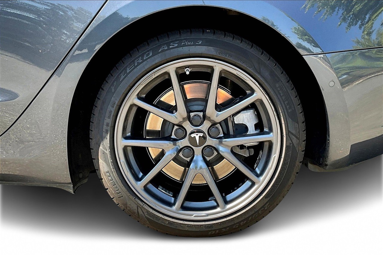 2020 Tesla Model 3 Long Range photo 30