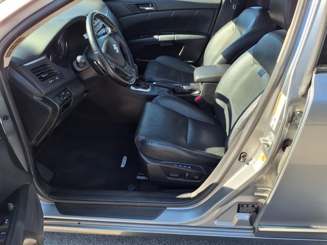 2010 Suzuki Kizashi photo 12