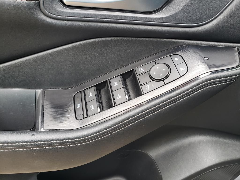 2024 Nissan Rogue SV photo 27