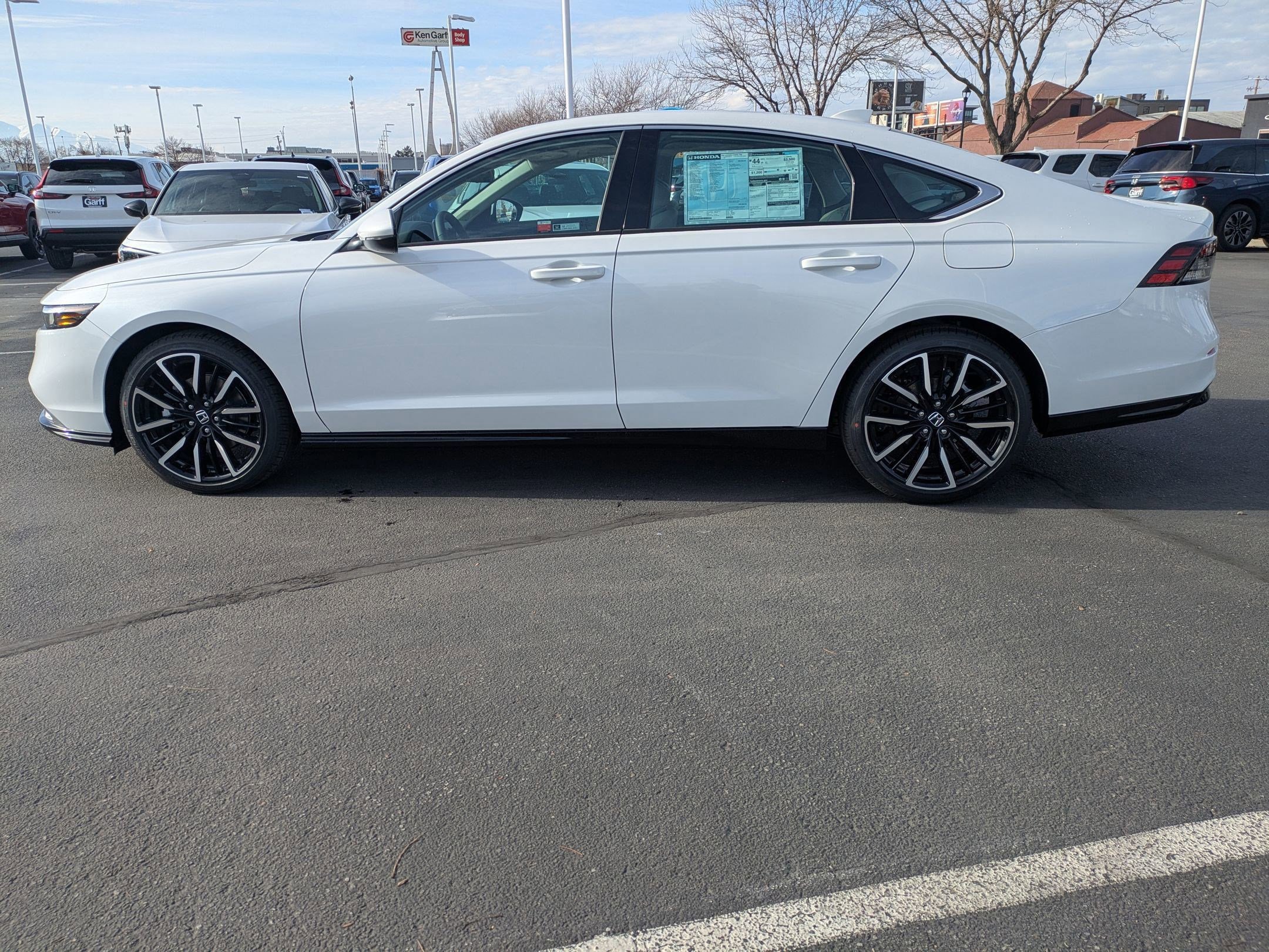 2025 Honda Accord Hybrid Touring photo 6