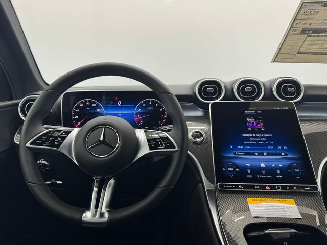2025 Mercedes Benz GLC 300 photo 3