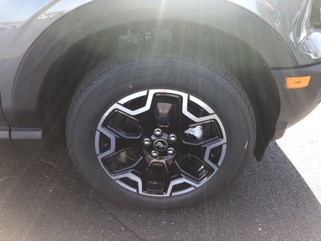 2025 Ford Bronco Sport Outer Banks photo 2