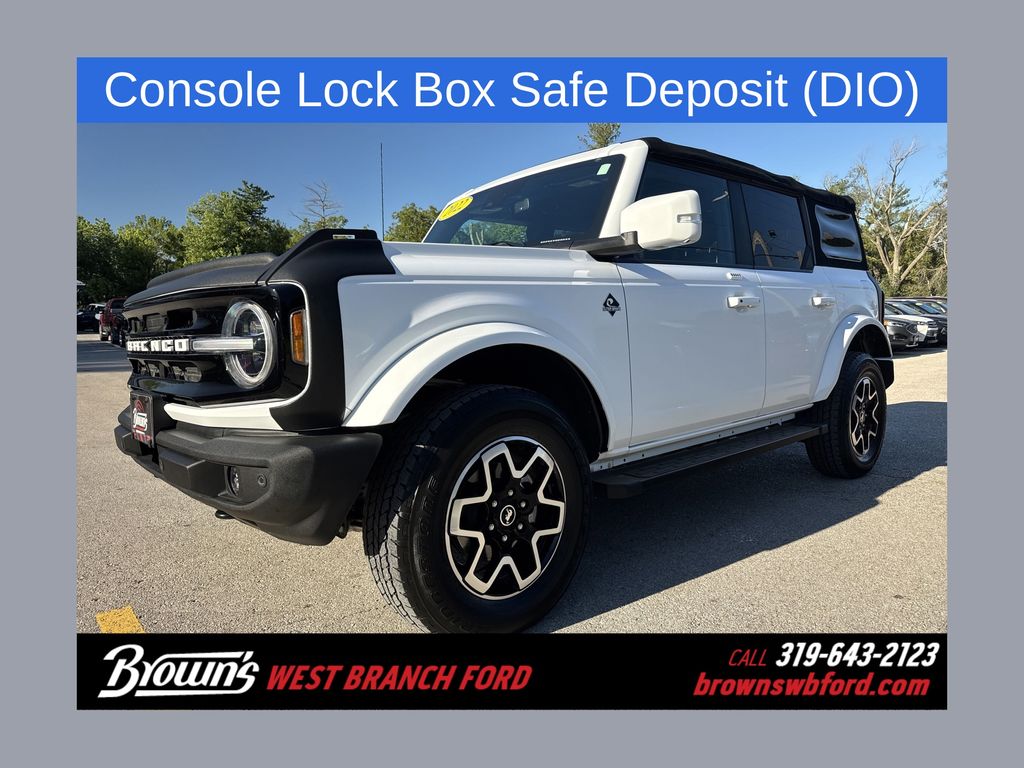 2022 Ford Bronco 4-Door Outer Banks's photo