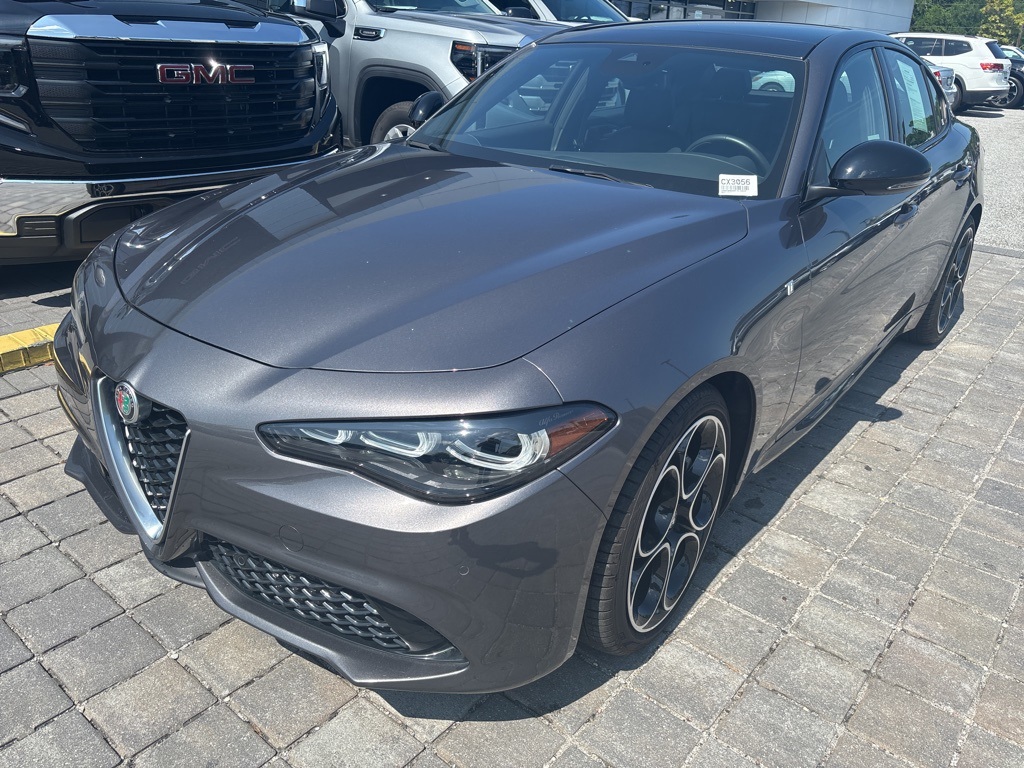 2024 Alfa Romeo Giulia Ti photo 3
