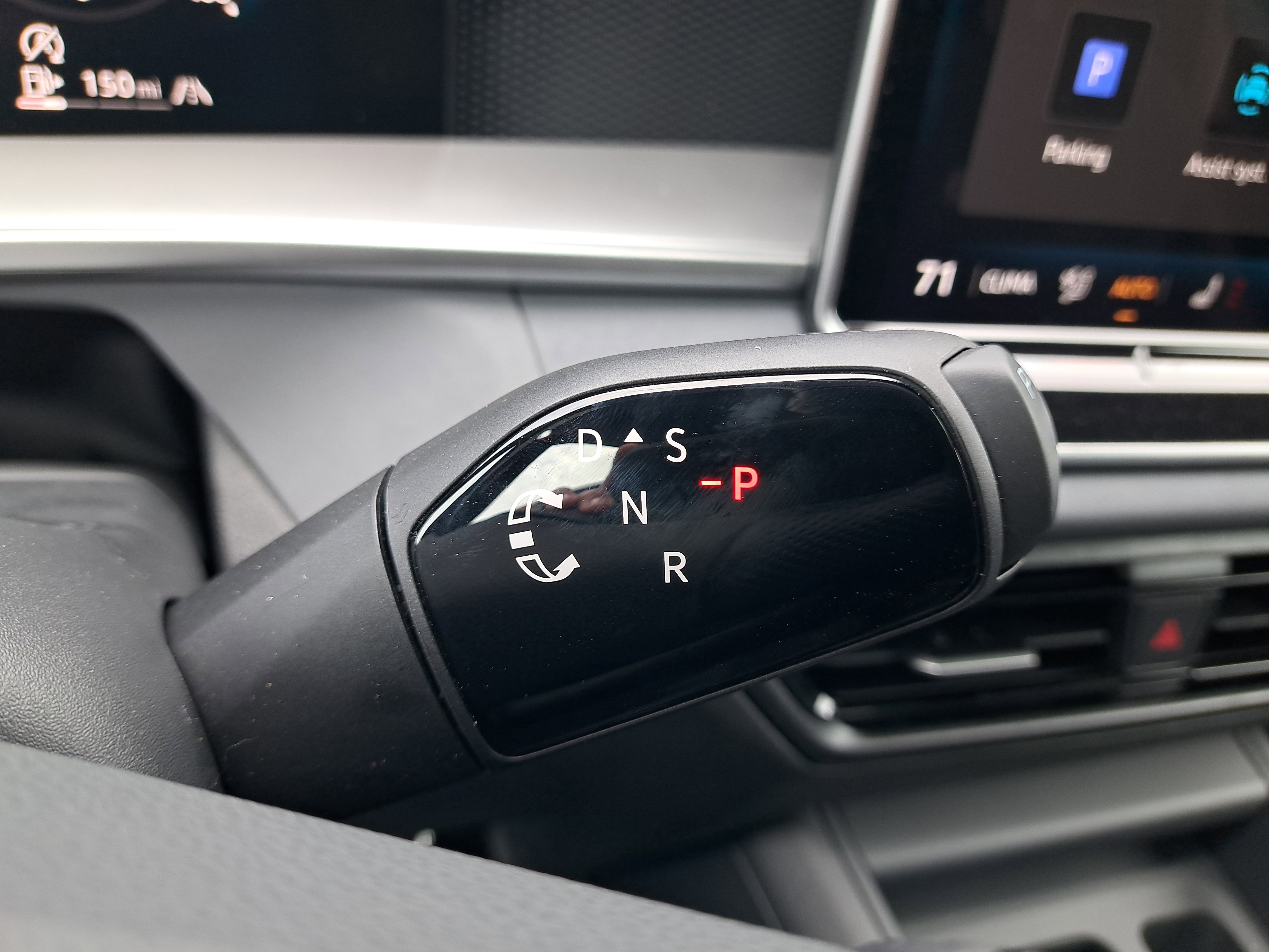 2025 Volkswagen Tiguan SE R-Line Black photo 4