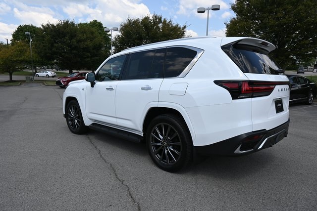 2024 Lexus LX 600 F SPORT photo 8