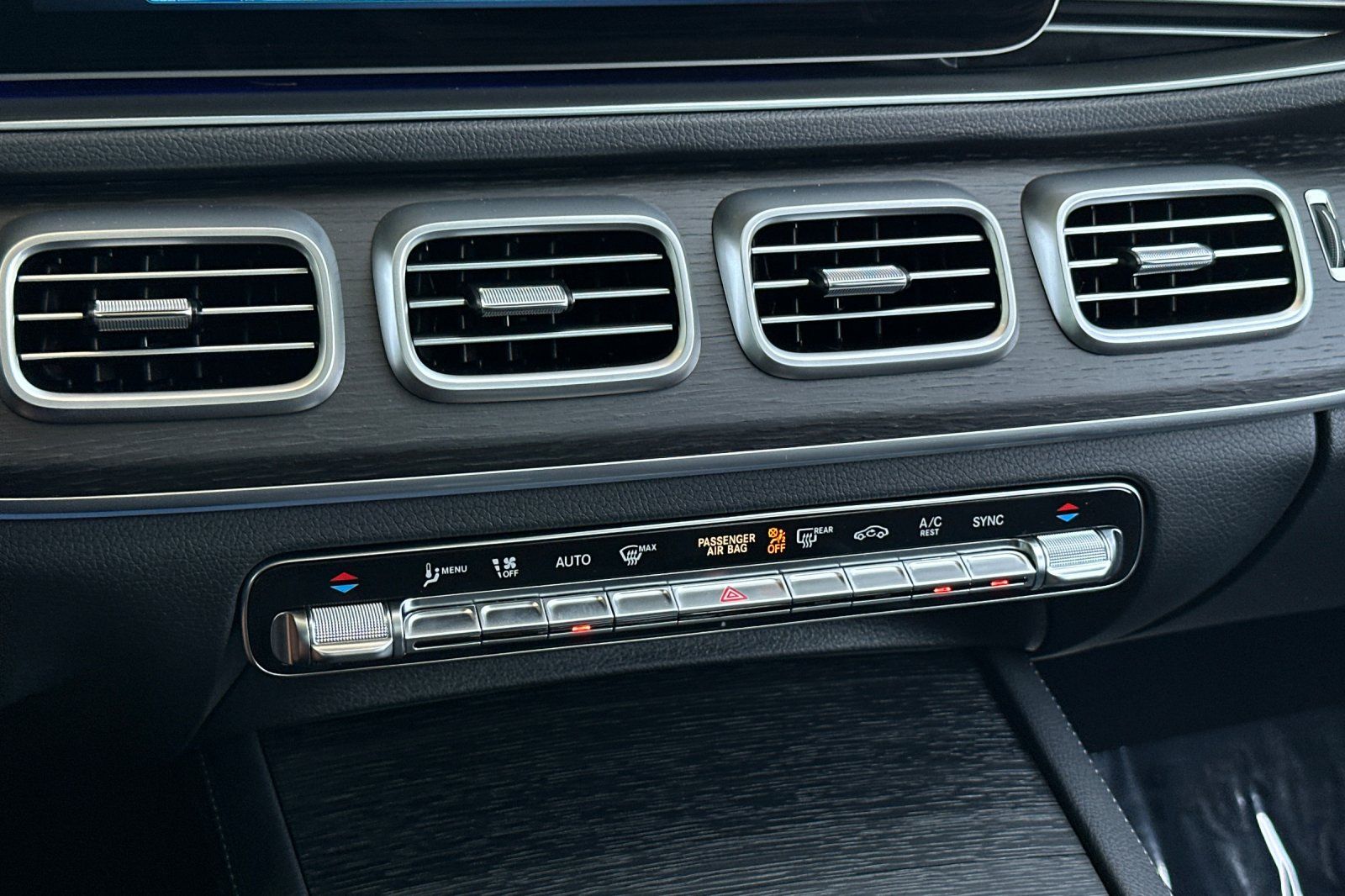 2025 Mercedes Benz GLE 580 4MATIC photo 17