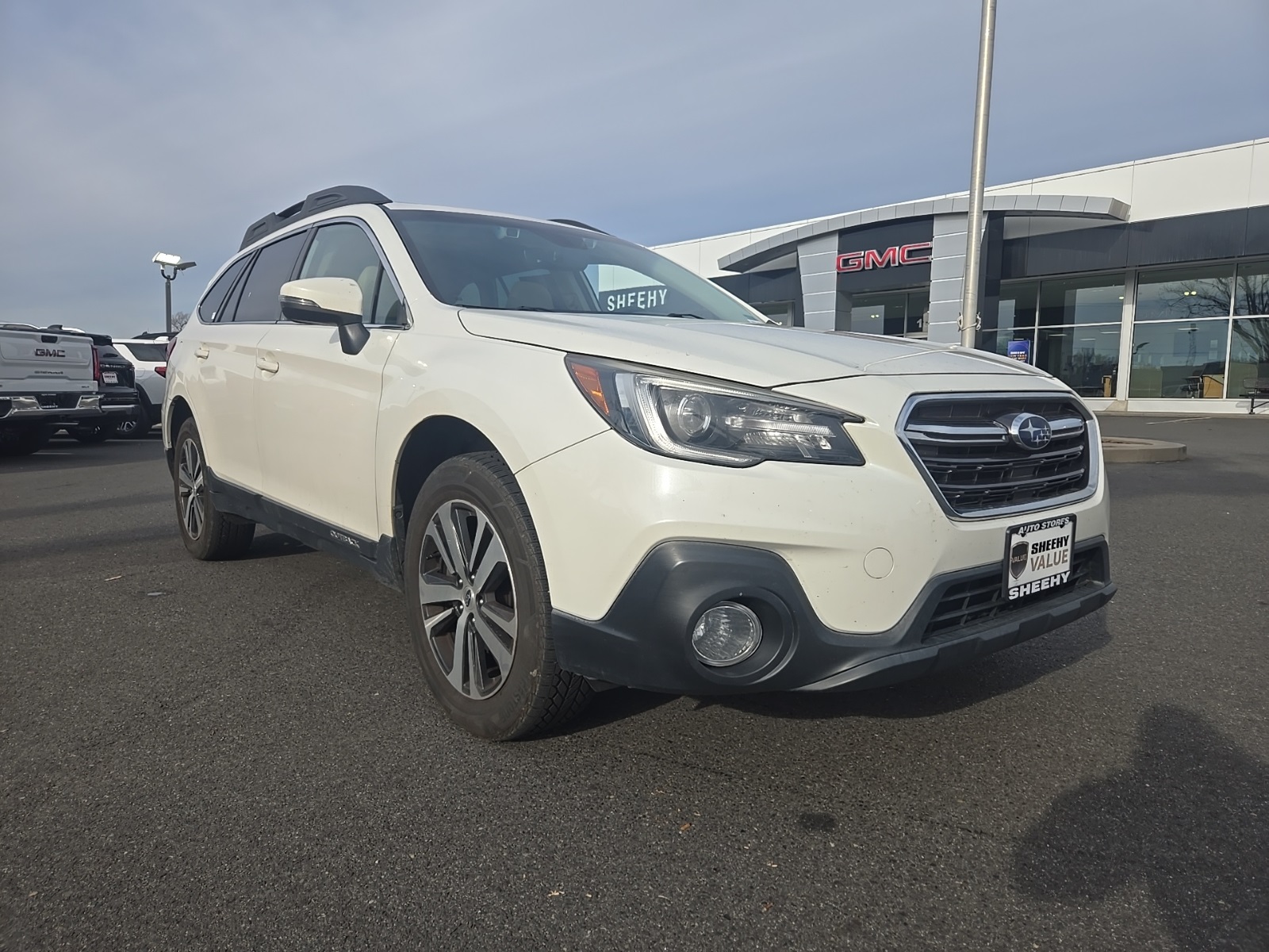 2019 Subaru Outback Limited's photo