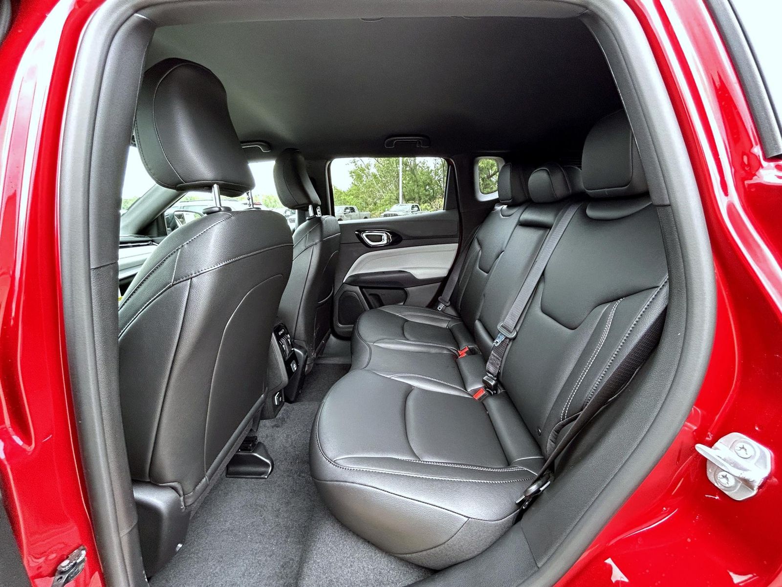 2025 Jeep Compass Limited photo 11