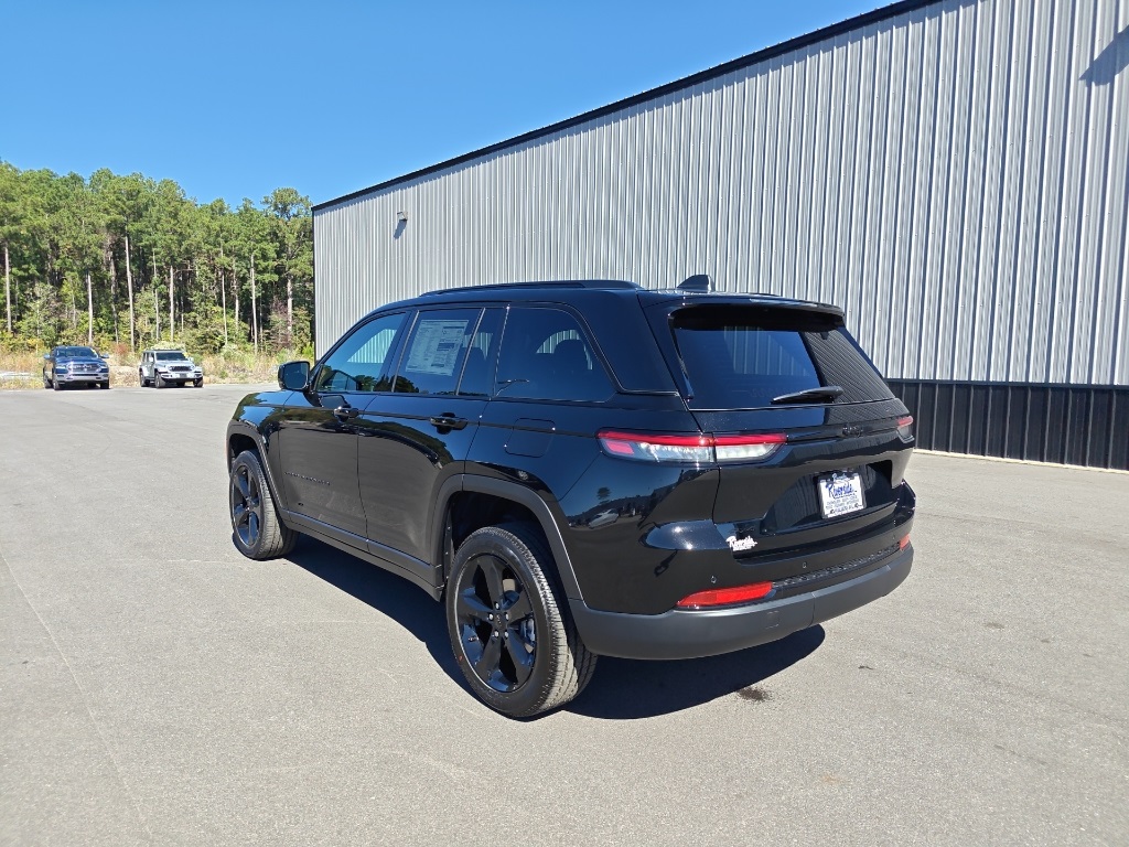 2025 Jeep Grand Cherokee Altitude X photo 3