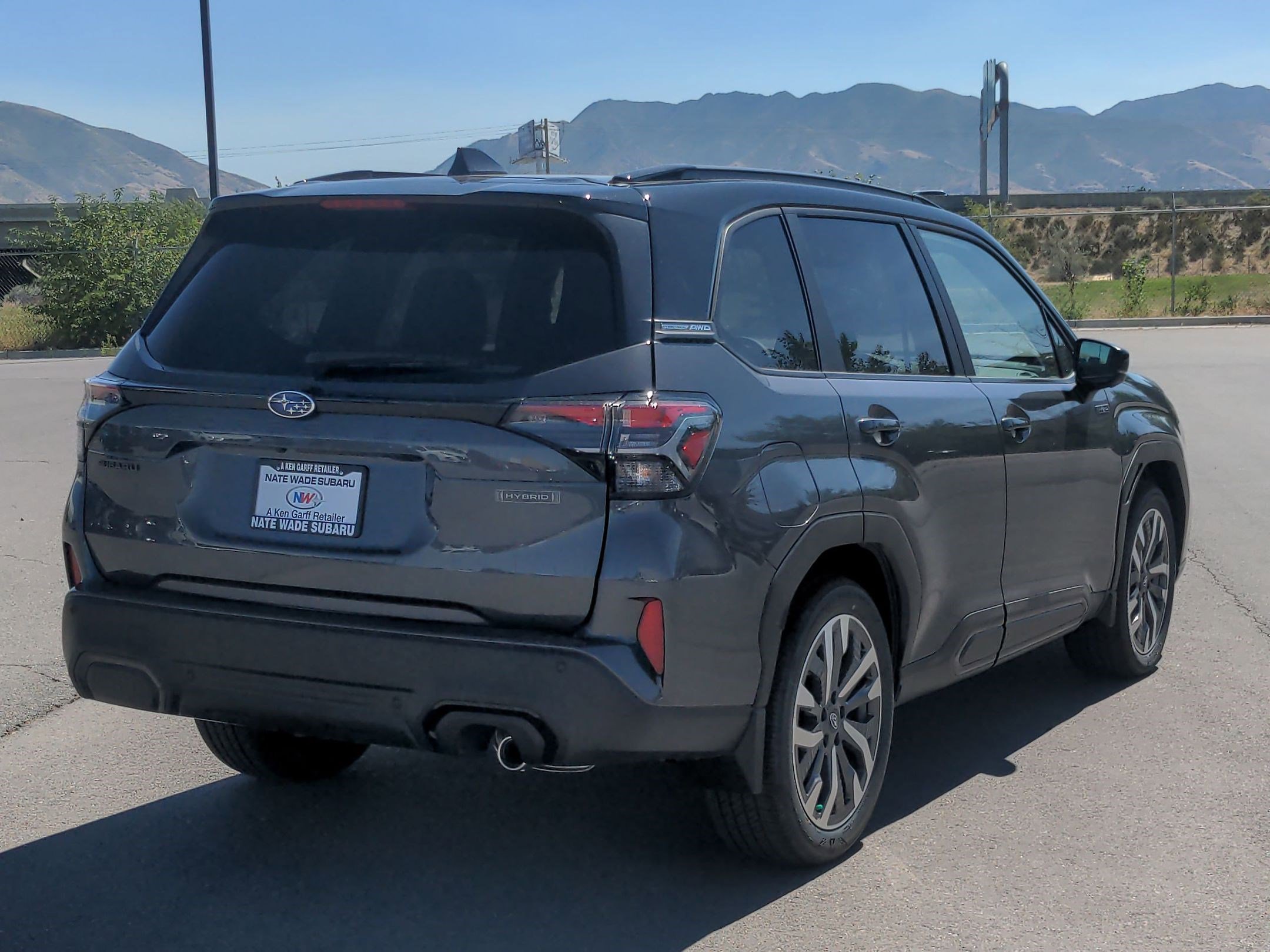 2025 Subaru Forester Touring photo 3