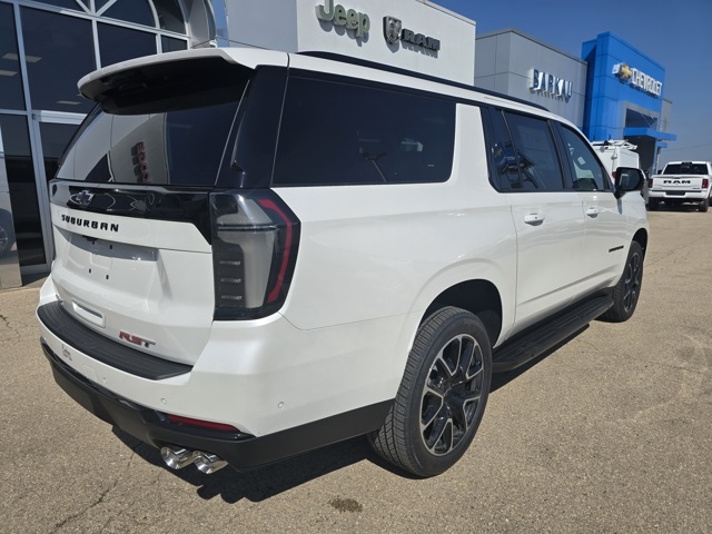 2025 Chevrolet Suburban RST photo 4