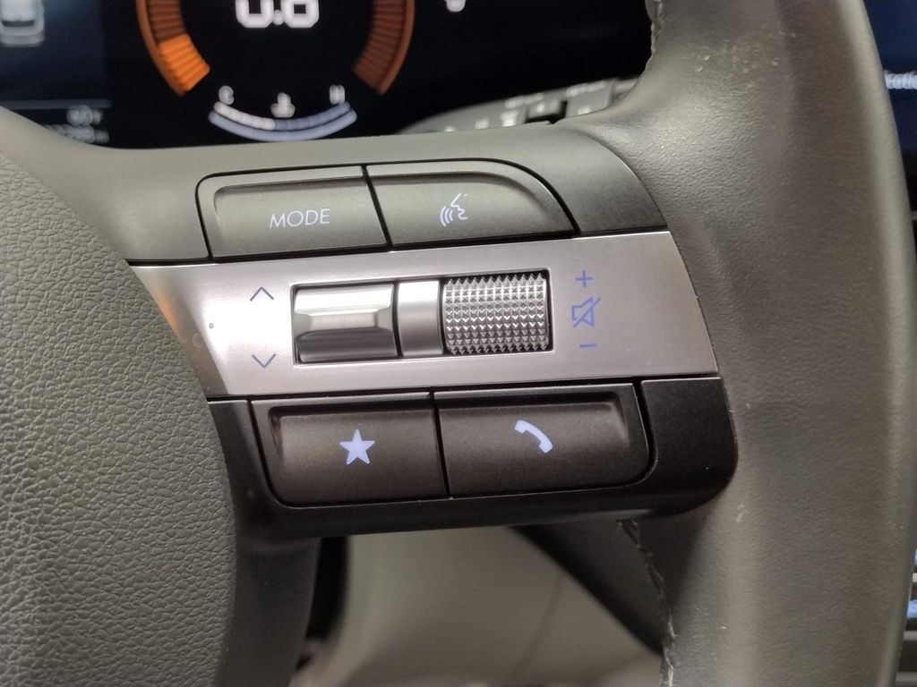 2024 Hyundai Kona SEL photo 22