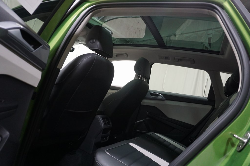2025 Volkswagen Taos SEL photo 18