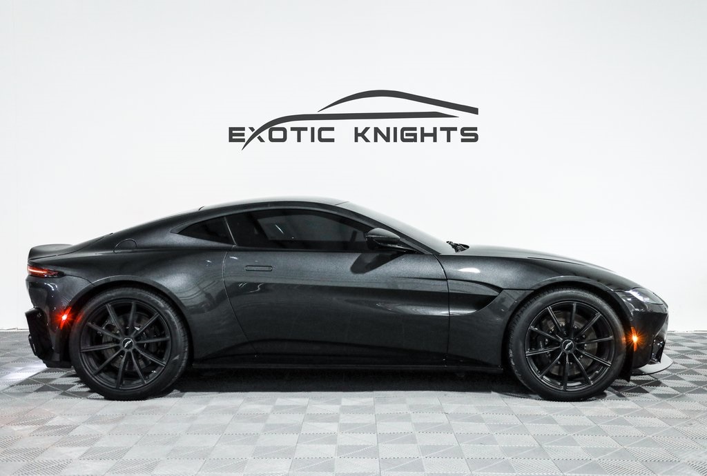 2020 Aston Martin Vantage Base's photo