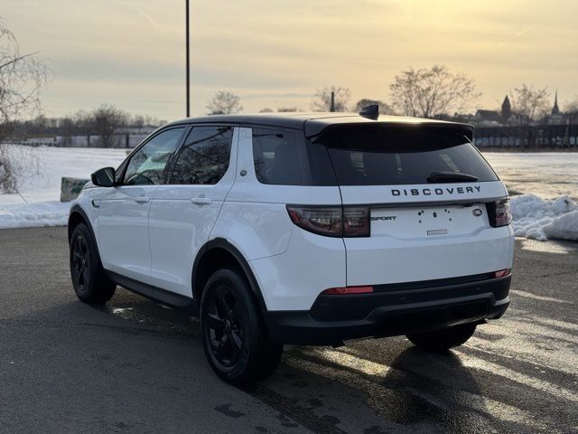 2023 Land Rover Discovery Sport SE photo 3