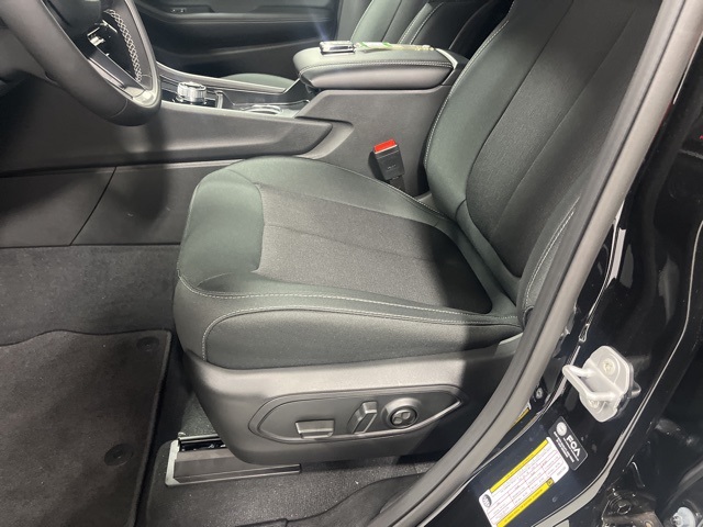 2025 Jeep Grand Cherokee Laredo photo 5