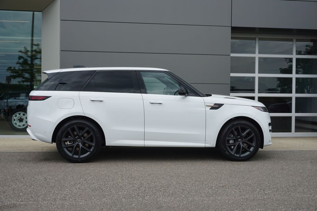 2025 Land Rover Range Rover Sport SE photo 6