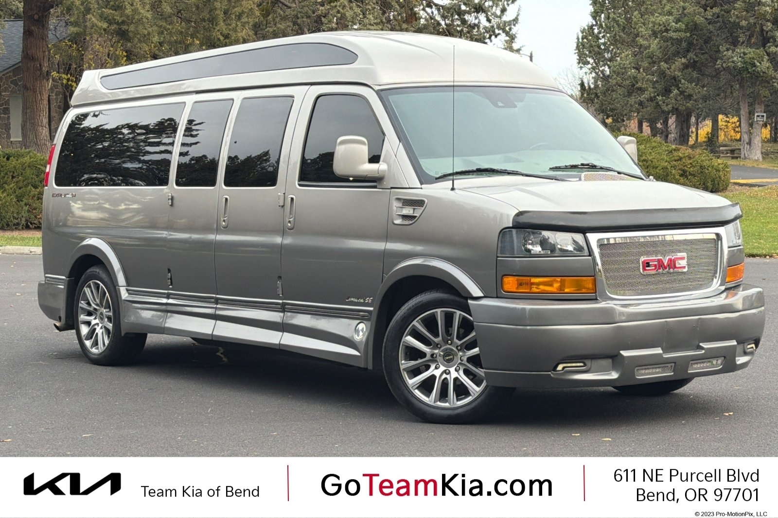 2020 GMC Savana Cargo Work Van's photo