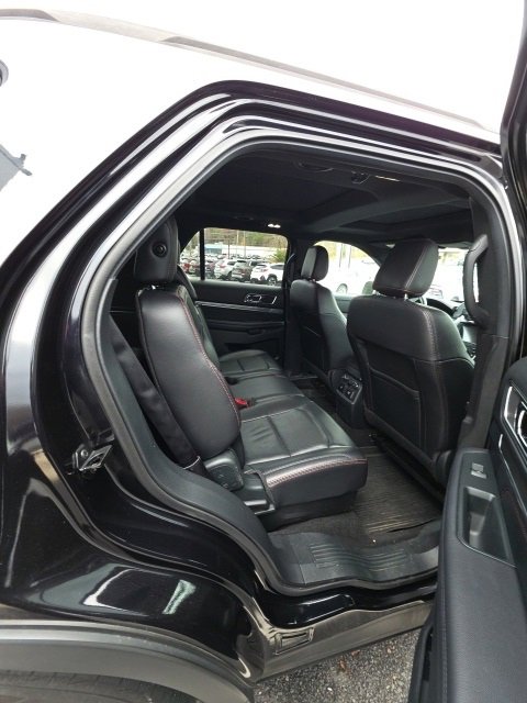 2019 Ford Explorer Sport photo 3