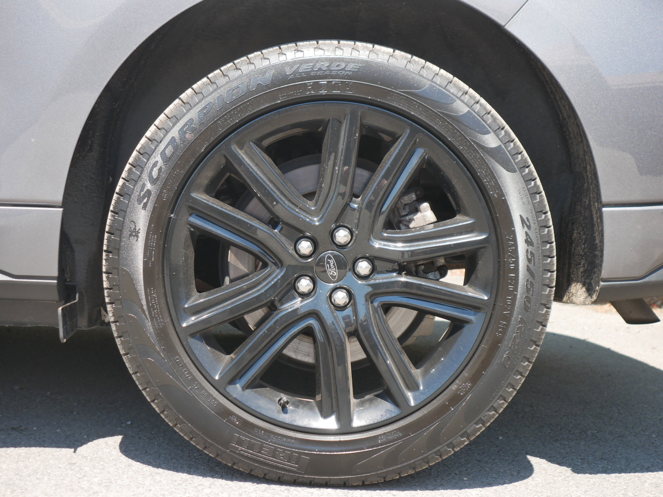 2024 Ford Edge ST-Line photo 17