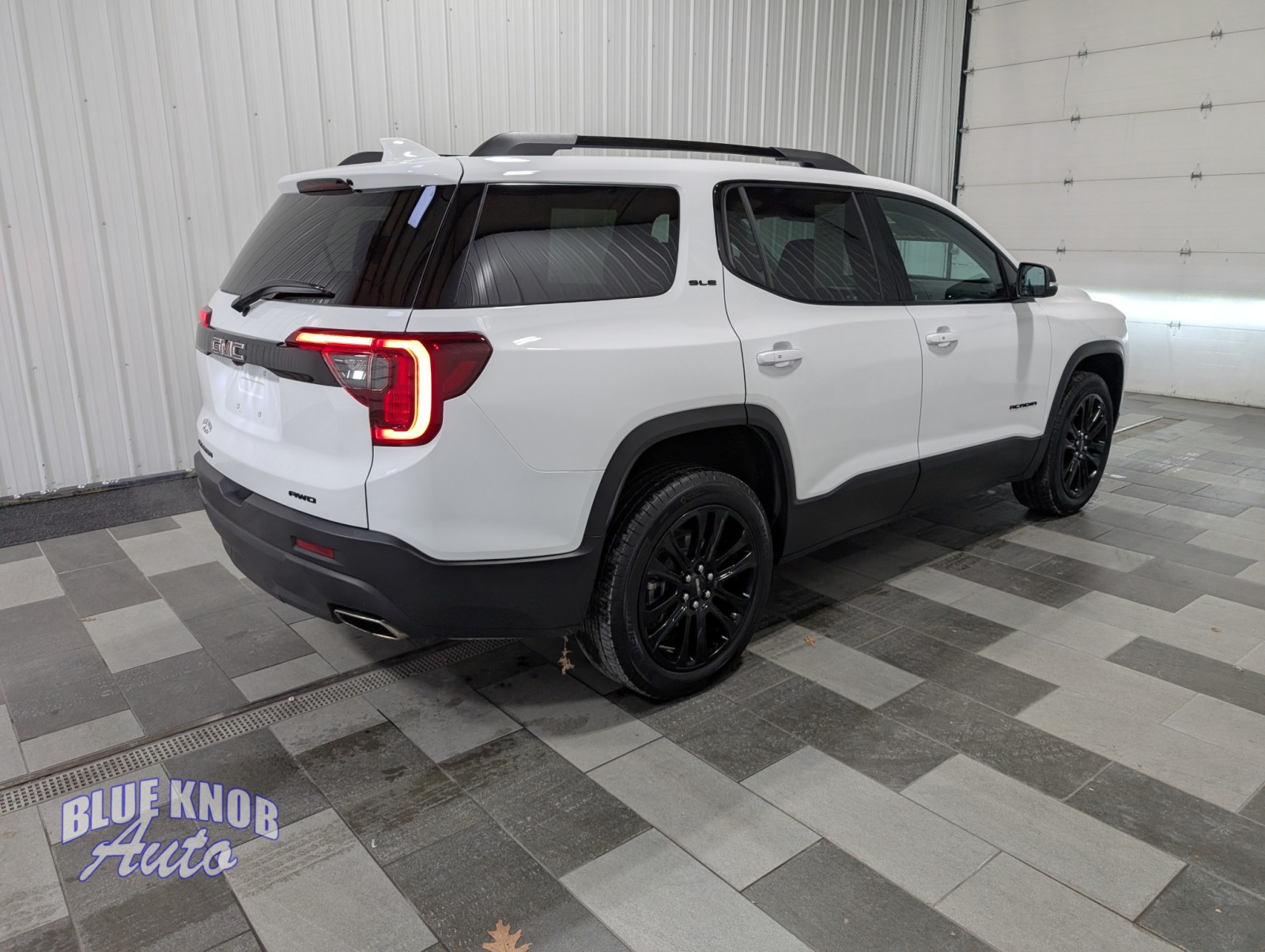 2023 Gmc Acadia SLE photo 3