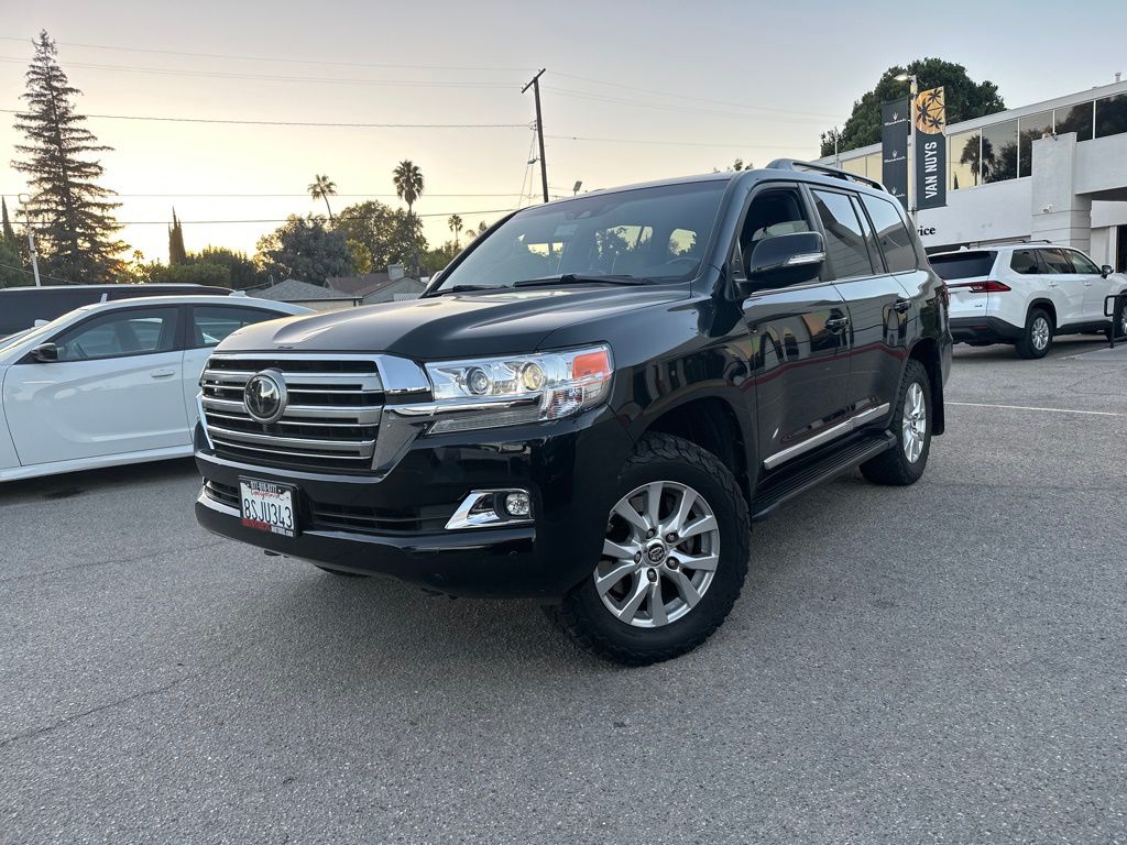 2019 Toyota Land Cruiser Base photo 2