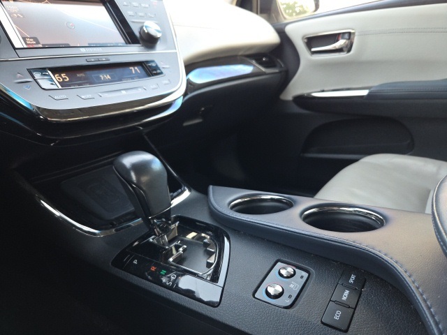 2014 Toyota Avalon Limited photo 24