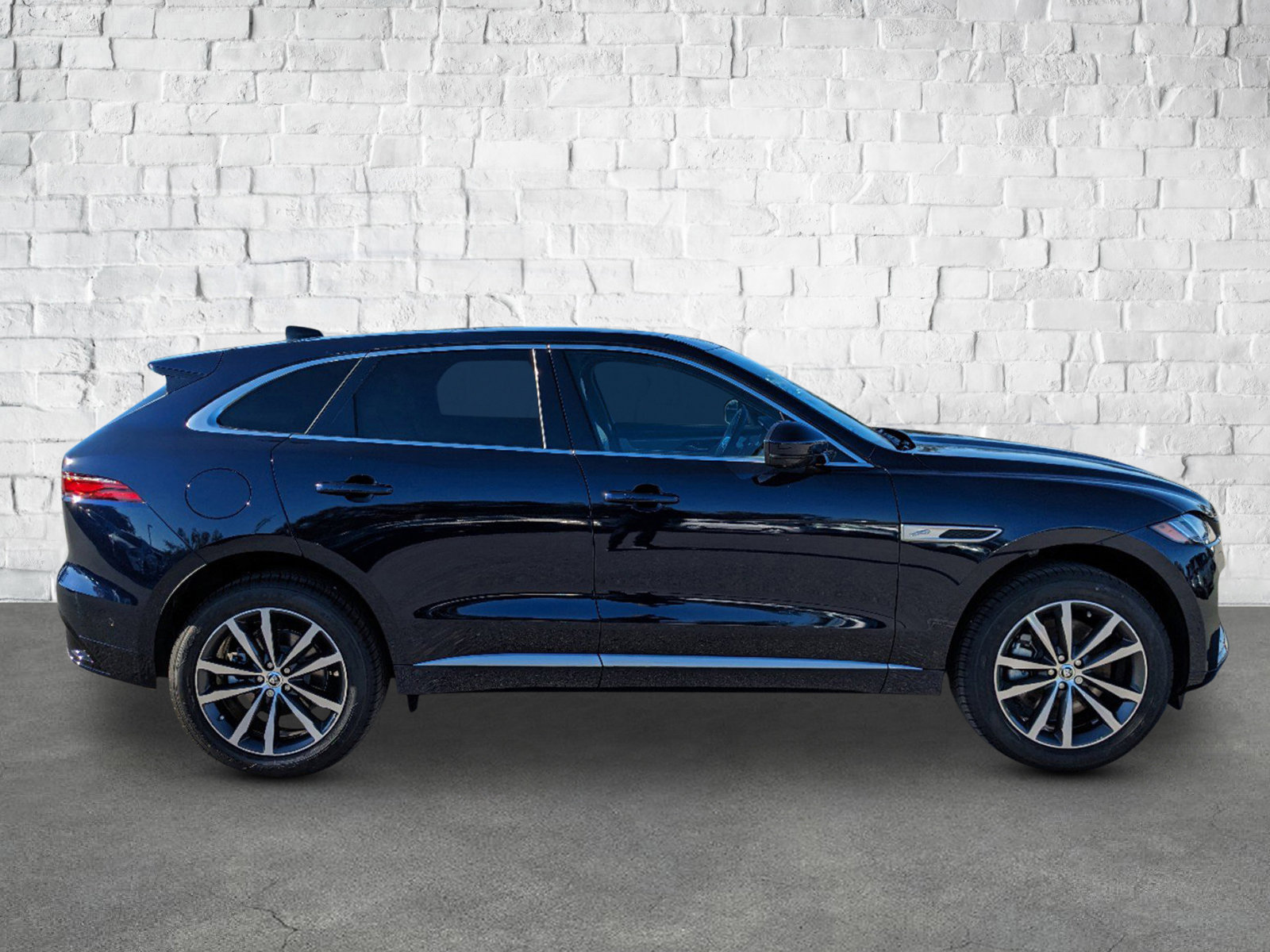 2025 Jaguar F-PACE R-Dynamic S photo 4