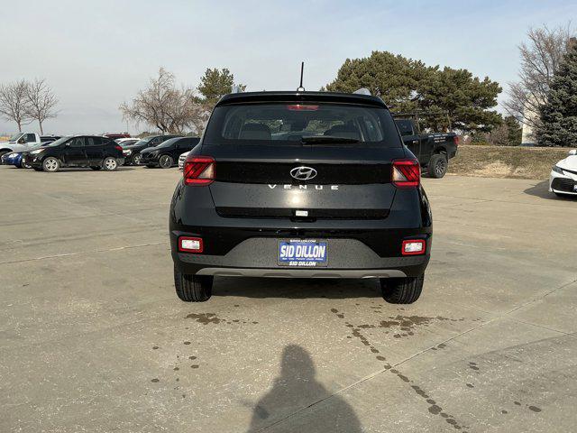 2025 Hyundai Venue SEL photo 4