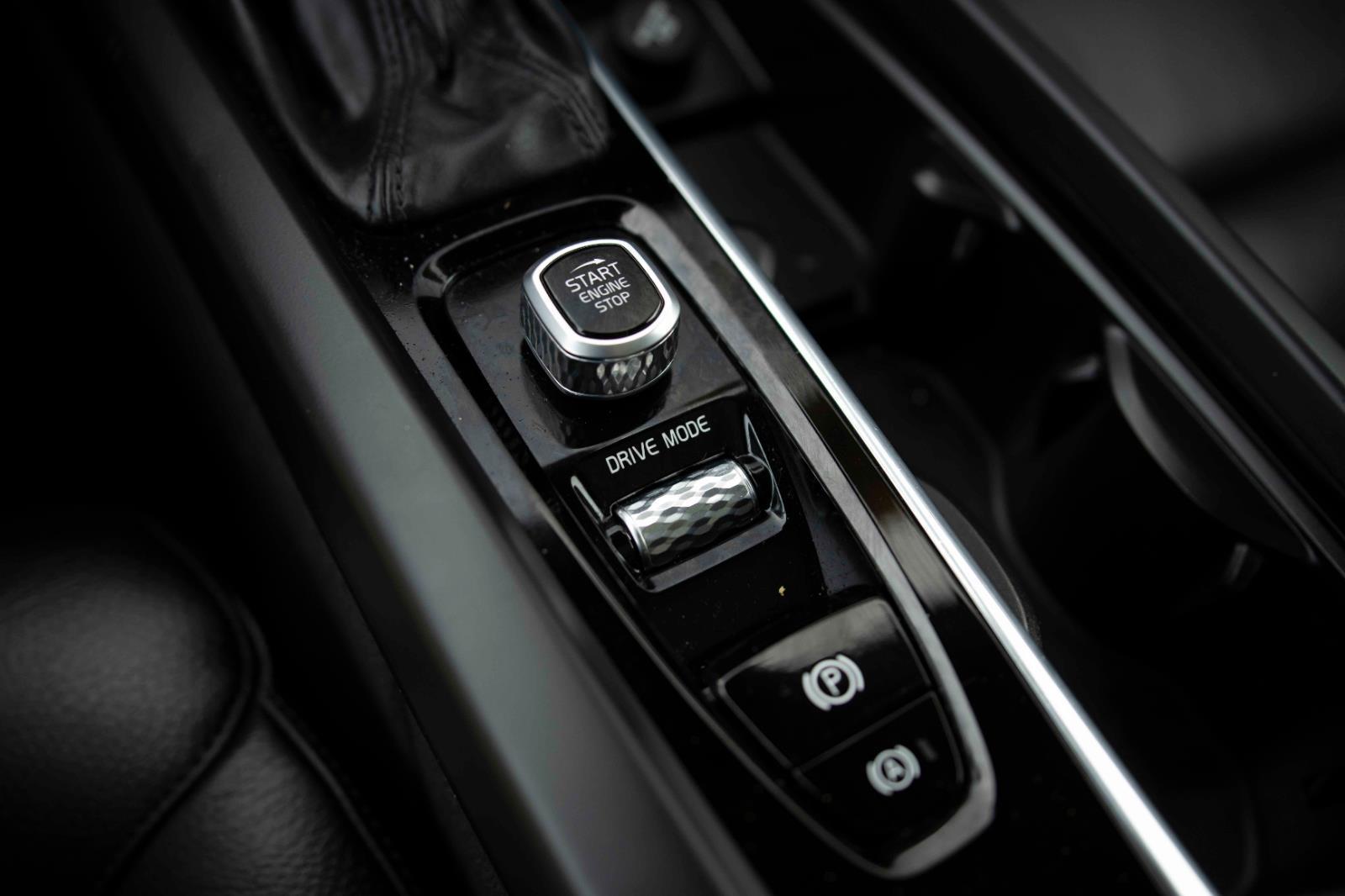 2021 Volvo XC60 Momentum photo 10