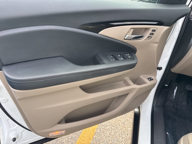 2021 Honda Pilot Touring photo 12