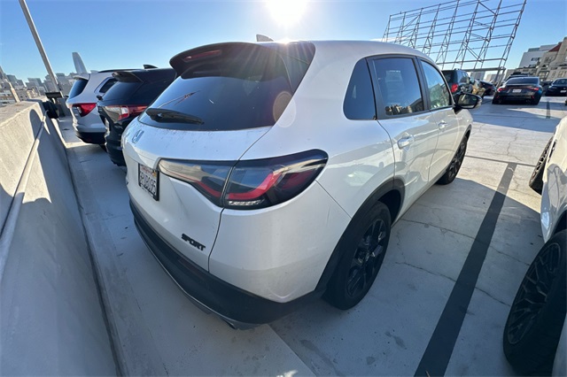2025 Honda HR-V Sport photo 2