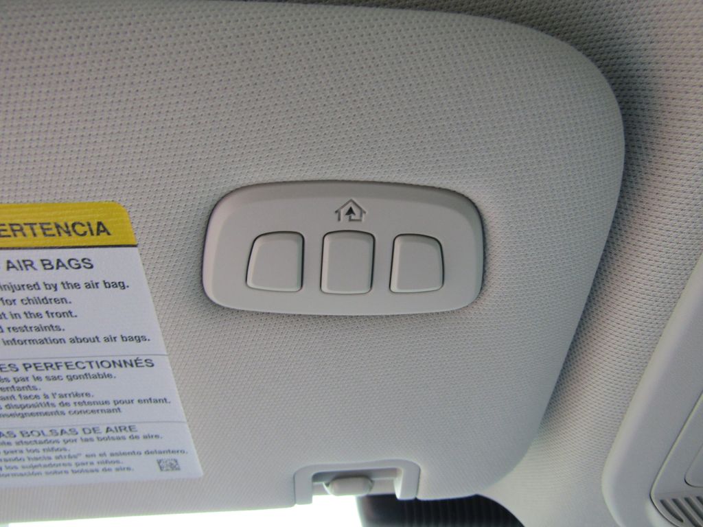 2025 Ford Explorer photo 26