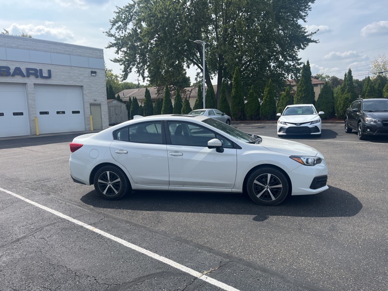 2022 Subaru Impreza Premium photo 2