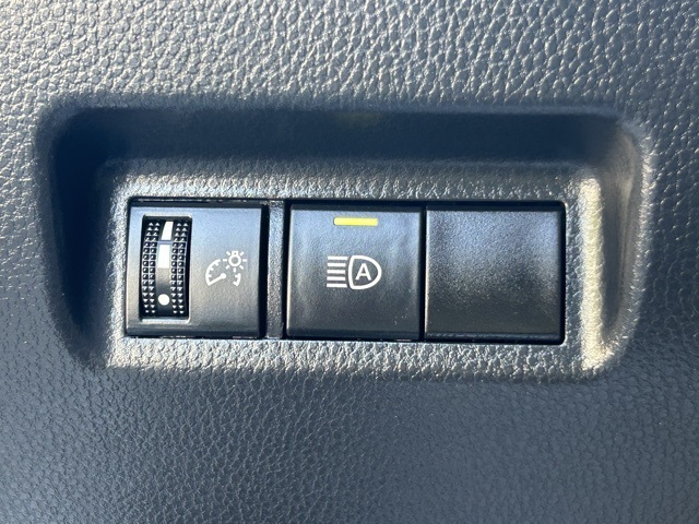 2023 Toyota RAV4 XLE photo 28