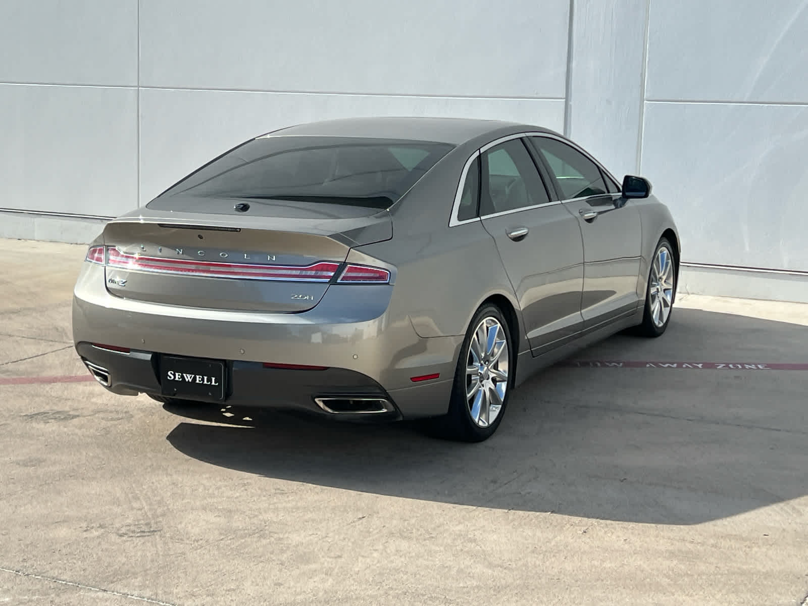 2016 Lincoln MKZ Hybrid photo 3