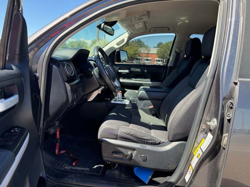2018 Toyota Tundra SR5 photo 7