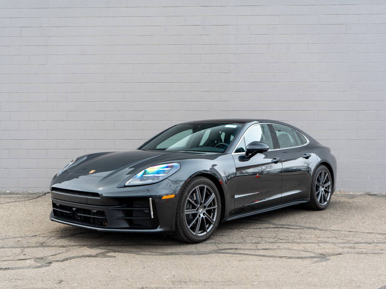 2025 Porsche Panamera Base's photo