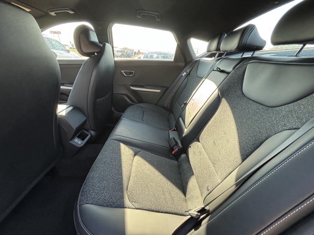 2025 Kia K4 GT-Line photo 12