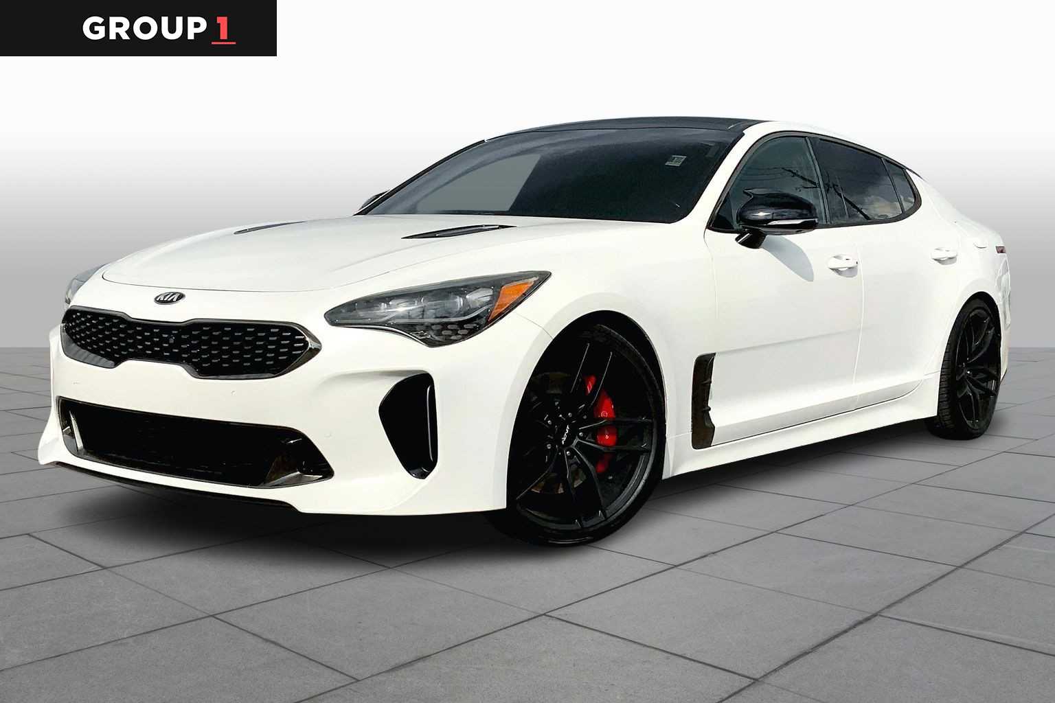 2019 Kia Stinger GT2's photo