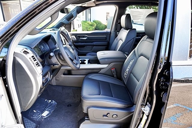 New 2026 Diamond Black Crystal Pearl-Coat Exterior Paint RAM Rebel image 21