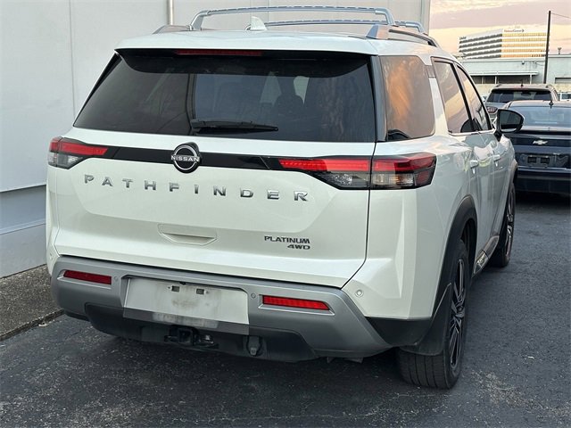 2024 Nissan Pathfinder Platinum photo 2