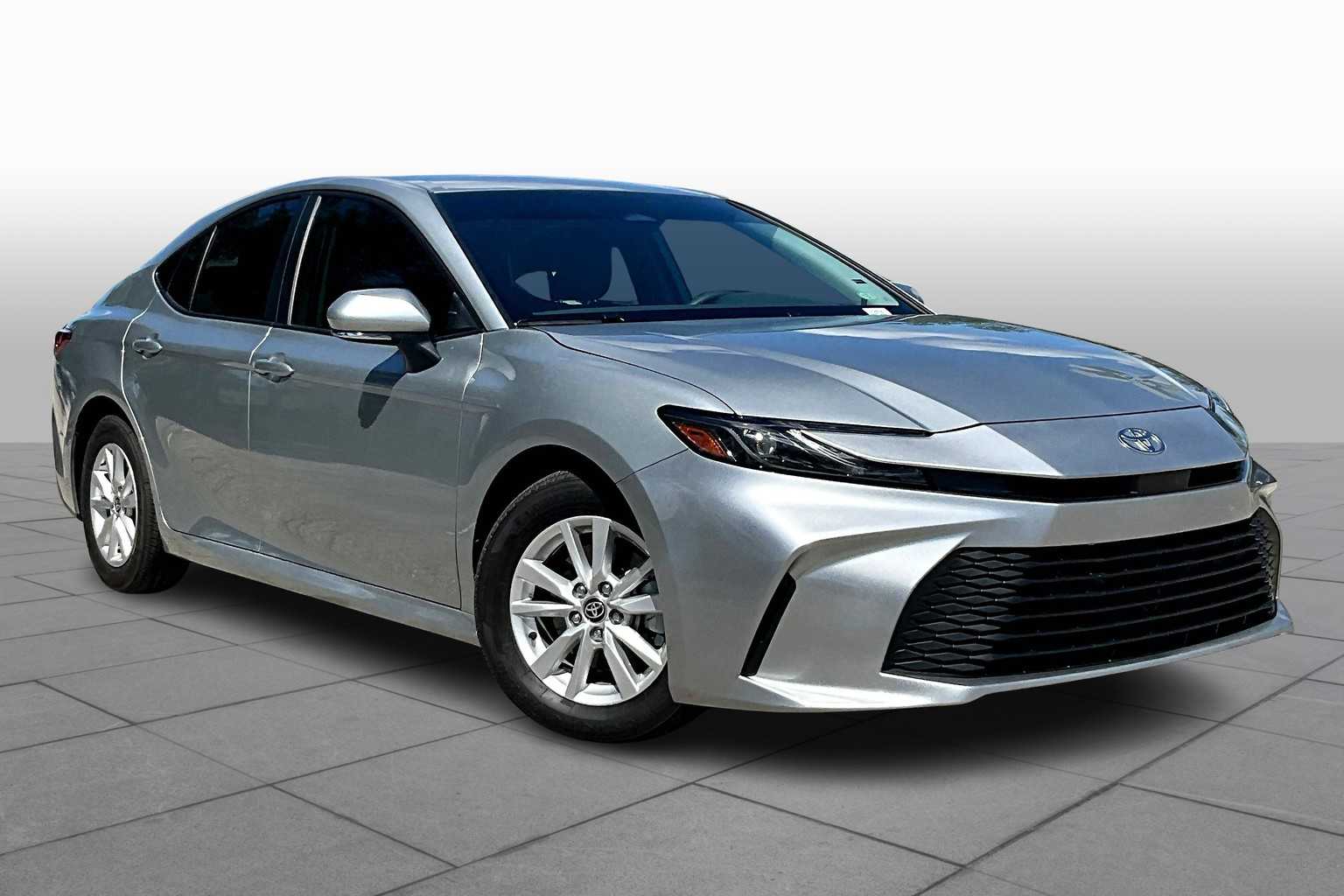 2025 Toyota Camry LE photo 2