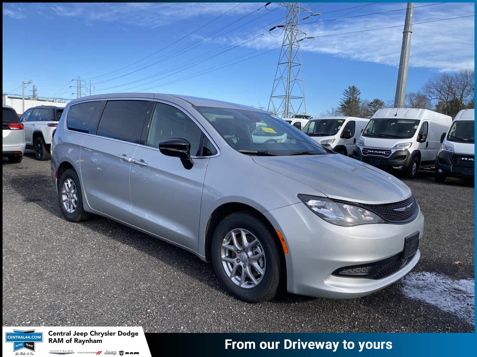 2026 Chrysler Voyager LX's photo