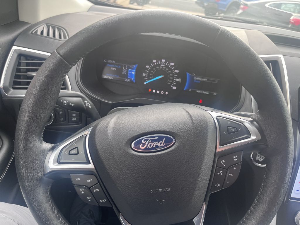 2024 Ford Edge Titanium photo 15