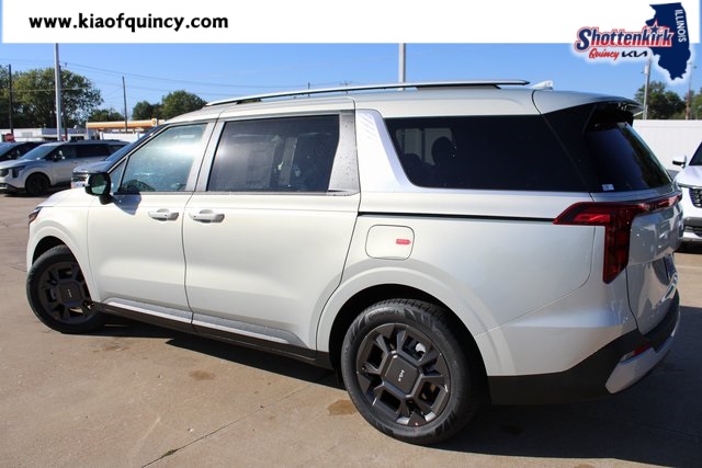 2026 Kia Carnival EX photo 3
