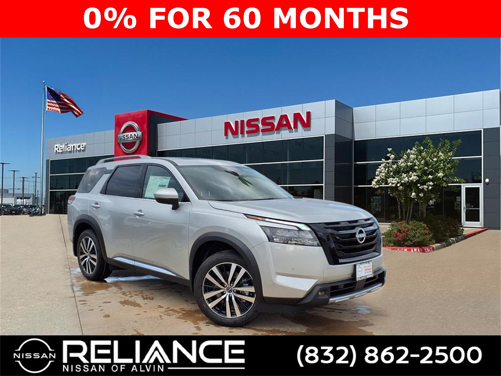 2025 Nissan Pathfinder Platinum's photo